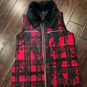 Hannah Red Vest with Fur Collar (Removable)
